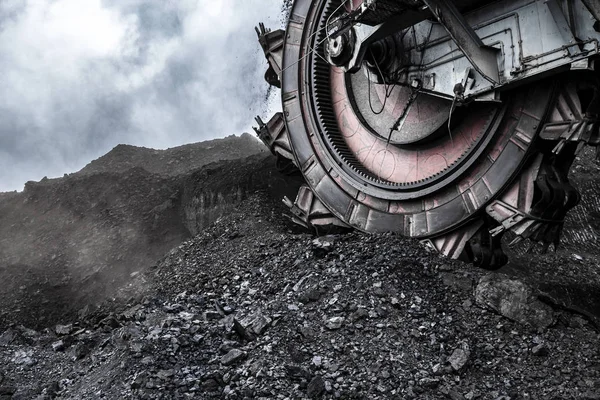 Riesenschaufelradbagger Kohlebergwerk — Stockfoto