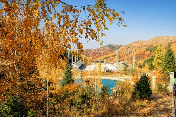 Wasserreservoir Für Die Medeo Oder Medeu Eisschnelllauf Und Bandybahn Freien — Stockfoto