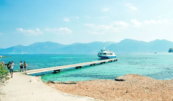 Korsika Insel Frankreich September 2016 Touristen Steigen Vom Boot Aus — Stockfoto