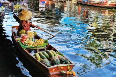 Damnoen Saduak yüzen Pazar, Bangkok, Ratchaburi, Tayland, Thailand, meyve satan kadın