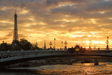 Paris 'teki Eyfel Kulesi