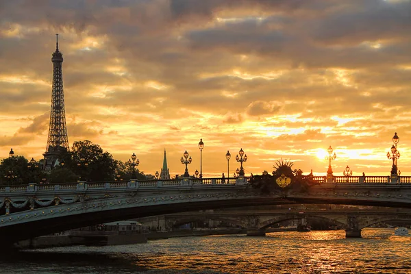 Eiffeltornet i Paris — Stockfoto