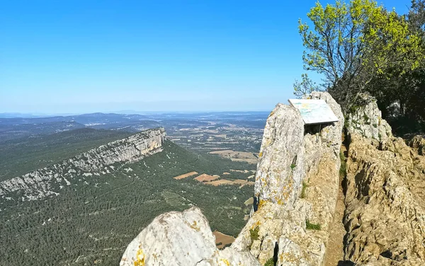 Przeważająca Panorama Hortus zamontować z pilota św-Loup — Zdjęcie stockowe