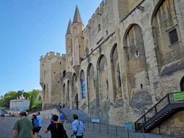 Papalar Sarayı meydanı