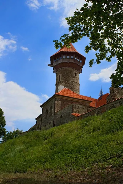 Hnvn Egy Kastély Található Dombon Azonos Nevű Város Most Cseh — Stock Fotó