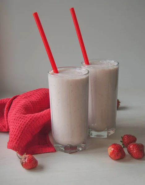 Strawberry Smoothie Glasses Bright Red Straws Two Glasses Smoothies Fresh — Stock Photo, Image