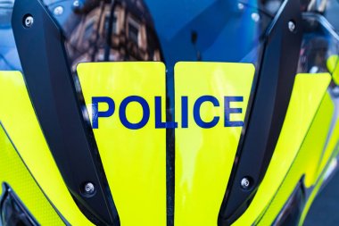 Londra, İngiltere - 19 Nisan 2019: Polis Motosikleti İşareti, Yakın Çekim
