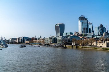 Londra Şehri, Metropolitan'ın siluetleri, Thames Nehri boyunca şehrin modern gökdelenleri