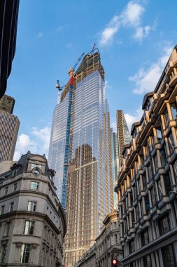 Londra'da Güneşli Bir Günde İnşaat modern bina, İngiltere