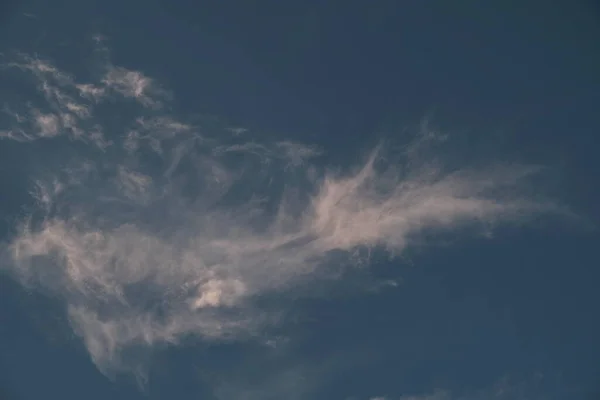 Kabarık bulutlu Mavi Gökyüzü Hava bulutları — Stok fotoğraf