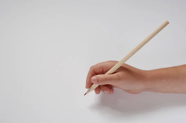 Childs dilinde kalem beyaz arkaplanda izole edildi