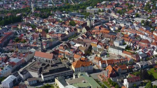 Almanya Daki Deggendorf Şehrinin Hava Görüntüsü Bavyera Güneşli Bir Ilkbahar — Stok video