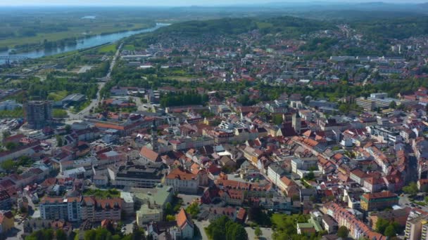 Almanya Daki Deggendorf Şehrinin Hava Görüntüsü Bavyera Güneşli Bir Ilkbahar — Stok video