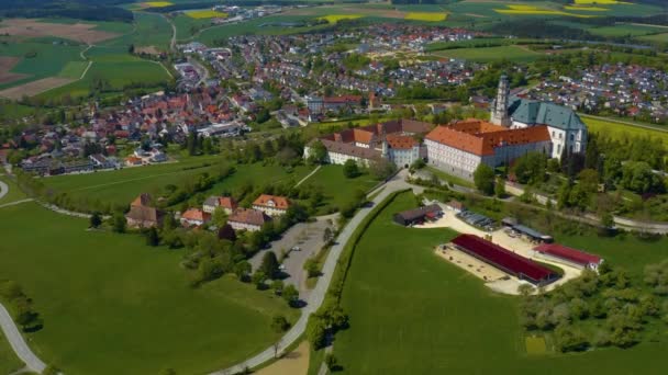 Manastır Şehir Manzarası Almanya Neresheim Güneşli Bir Bahar Gününde Coronavirus — Stok video