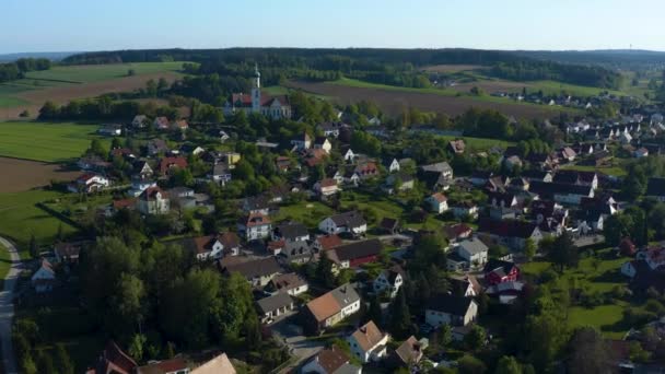 Almanya Daki Biberbach Köyünün Hava Görüntüsü Bavyera Güneşli Bir Bahar — Stok video