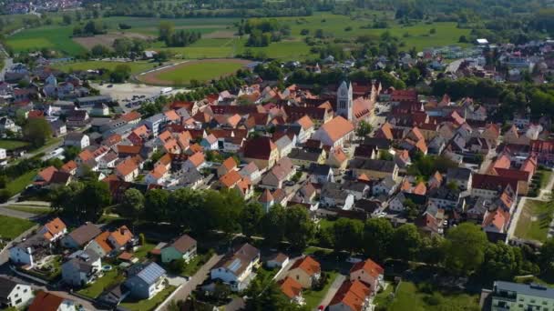 Vista Aérea Edifícios Com Árvores Verdes Estradas — Vídeo de Stock