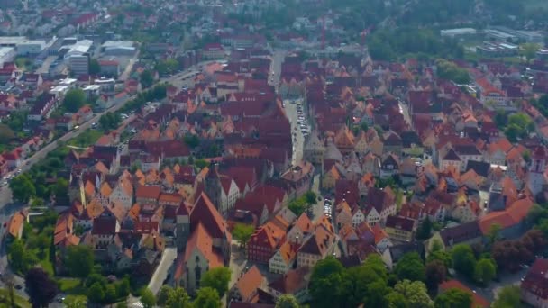 Αεροφωτογραφία Κτιρίων Πράσινα Δέντρα Και Δρόμους — Αρχείο Βίντεο