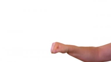 Beyaz ekran üzerinde erkek el işareti mikrofon düşüyor