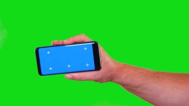 Teléfono Celular Pantalla Azul Sobre Pantalla Blanca — Vídeo de stock