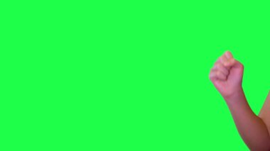 Kadın el işareti yeşil ekran üzerinde baş parmak