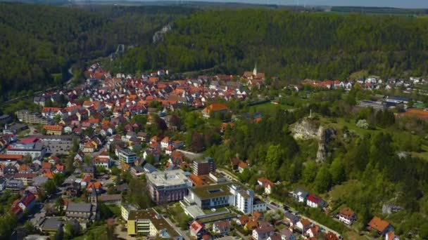 Luchtfoto Van Stad Het Klooster Blaubeuern Een Zonnige Lentedag Tijdens — Stockvideo
