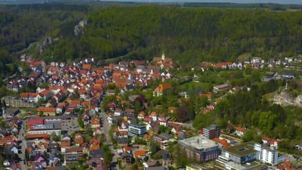 Luchtfoto Van Stad Het Klooster Blaubeuern Een Zonnige Lentedag Tijdens — Stockvideo