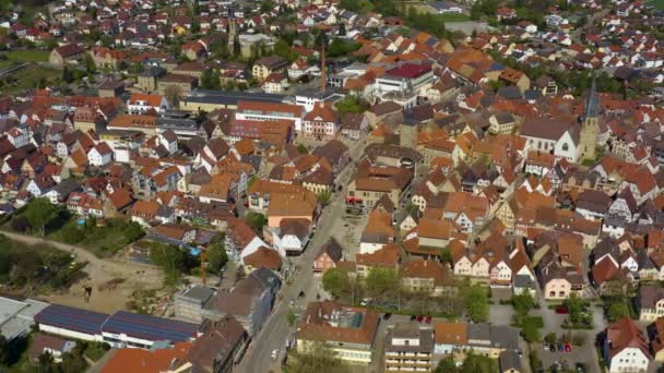 Luftaufnahme Der Stadt Eppingen Einem Sonnigen Frühlingstag Während Der Coronavirus — Stockvideo