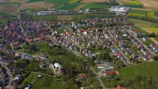 Luftaufnahme Des Dorfes Richen Deutschland Einem Sonnigen Frühlingstag Während Der — Stockvideo