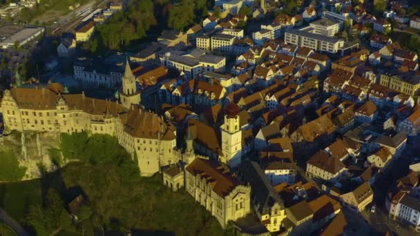 Luchtfoto Van Stad Kasteel Sigmaringen Een Zonnige Middag Het Voorjaar — Stockvideo