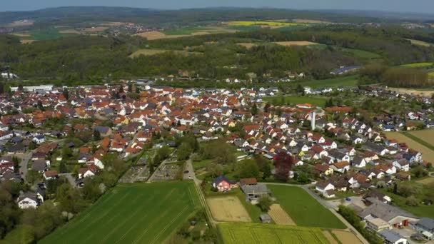 Luchtfoto Van Het Dorp Eschelbronn Duitsland Een Zonnige Lentedag Tijdens — Stockvideo