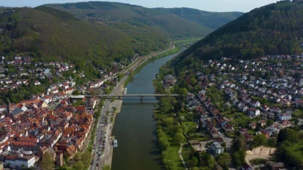 Αεροφωτογραφία Της Πόλης Eberbach Στη Γερμανία Μια Ηλιόλουστη Ανοιξιάτικη Μέρα — Αρχείο Βίντεο