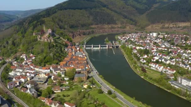 Luftaufnahme Der Stadt Und Der Burg Hirschhorn Deutschland Einem Sonnigen — Stockvideo