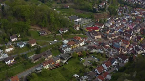 Luftaufnahme Der Stadt Schnau Deutschland Einem Sonnigen Frühlingstag Während Der — Stockvideo