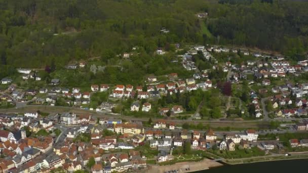 Luchtfoto Van Neckarsteinach Duitsland Een Zonnige Lentedag Tijdens Afsluiting Van — Stockvideo