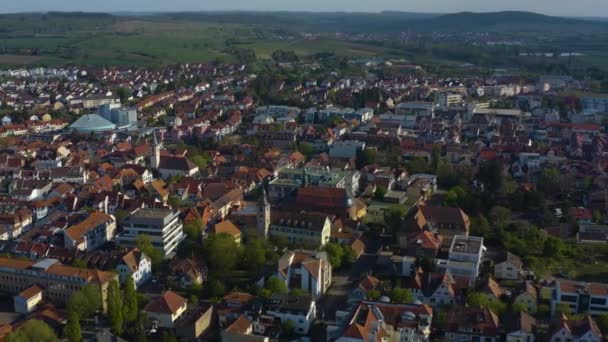 Luchtfoto Van Stad Wiesloch Duitsland Een Zonnige Lentedag Tijdens Afsluiting — Stockvideo