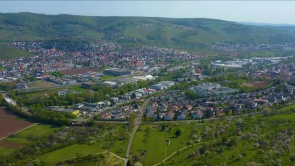 Güneşli Bir Ilkbahar Gününde Almanya Remshalden Grunbach Şehirlerinin Hava Görüntüsü — Stok video