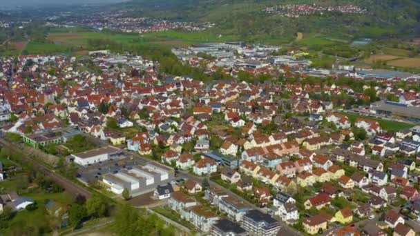 Widok Lotu Ptaka Miasto Beutelsbach Niemczech Słoneczny Wiosenny Dzień Podczas — Wideo stockowe