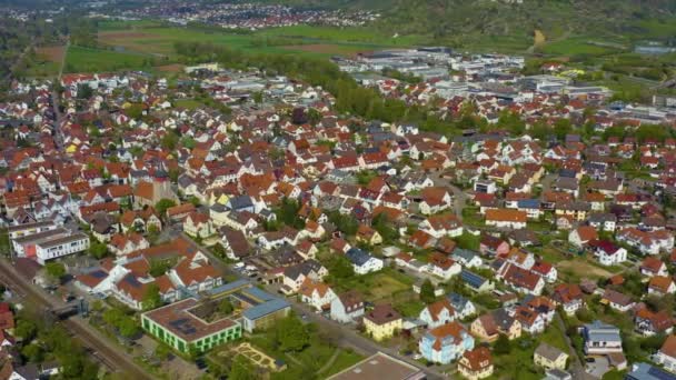Vista Aérea Cidade Winterbach Alemanha Dia Ensolarado Primavera Durante Bloqueio — Vídeo de Stock