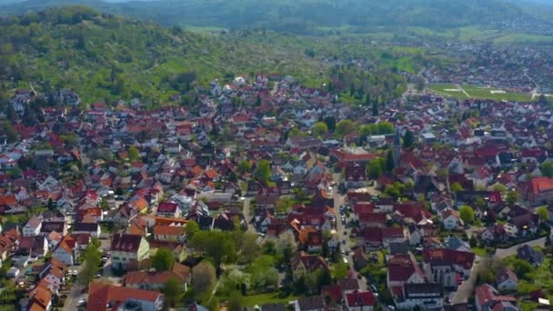 Vista Aérea Cidade Urbach Alemanha Dia Ensolarado Primavera Durante Bloqueio — Vídeo de Stock