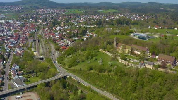 Luchtfoto Van Stad Lorch Duitsland Een Zonnige Lentedag Tijdens Afsluiting — Stockvideo