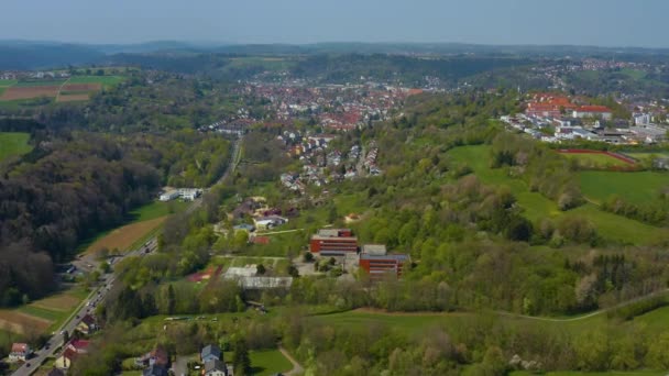 Vista Aérea Ciudad Bettringen Alemania Soleado Día Primavera Durante Bloqueo — Vídeos de Stock