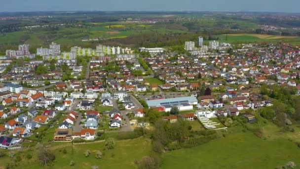 Vista Aérea Ciudad Bettringen Alemania Soleado Día Primavera Durante Bloqueo — Vídeos de Stock