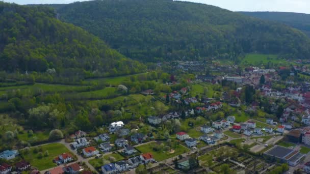 Повітряний Вид Міста Хеубах Німеччині Сонячний Весняний День Під Час — стокове відео