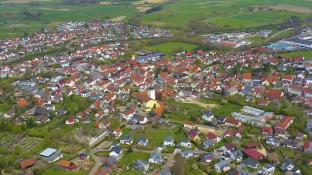 Vista Aérea Cidade Moegglingen Alemanha Dia Ensolarado Primavera Durante Bloqueio — Vídeo de Stock