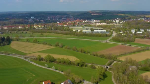 Luchtfoto Van Stad Ellwangen Duitsland Een Zonnige Lentedag Tijdens Coronavirus — Stockvideo