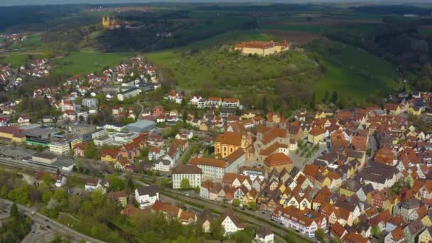 Vista Aérea Ciudad Ellwangen Alemania Soleado Día Primavera Durante Cierre — Vídeos de Stock