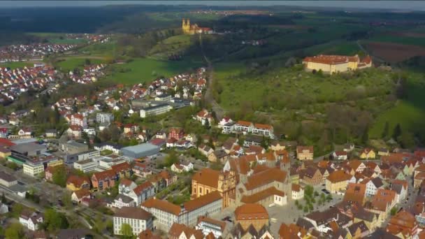 Luftaufnahme Der Stadt Ellwangen Einem Sonnigen Frühlingstag Während Der Coronavirus — Stockvideo