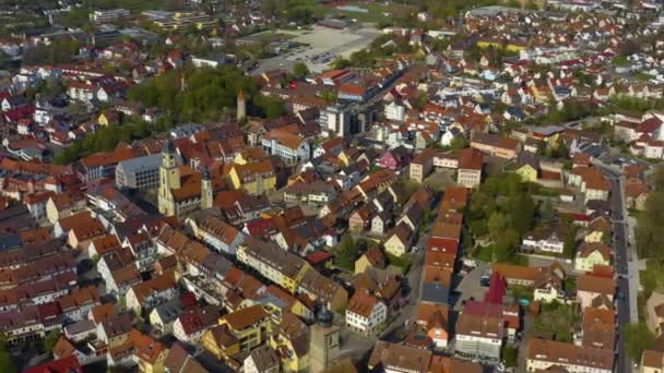Αεροφωτογραφία Της Πόλης Κράιλσχαϊμ Στη Γερμανία Μια Ηλιόλουστη Ανοιξιάτικη Μέρα — Αρχείο Βίντεο