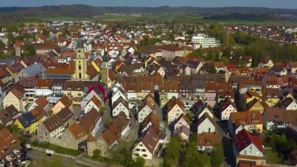 Luftaufnahme Der Stadt Crailsheim Einem Sonnigen Frühlingstag Während Der Coronavirus — Stockvideo