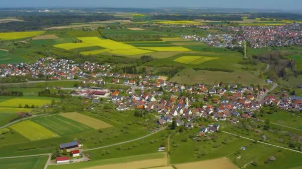 Vista Aérea Cidade Muehlheim Neckar Primavera Durante Bloqueio Coronavírus — Vídeo de Stock